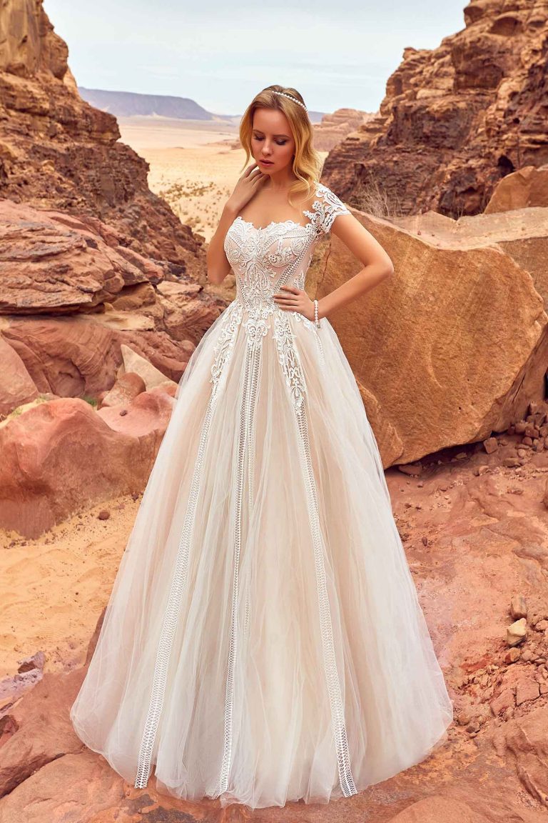 Robe de mariée princesse à manchettes en dentelle