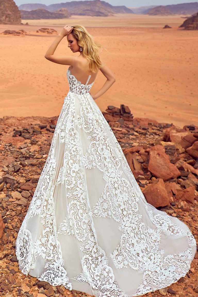 Robe de mariée haute couture en dentelle