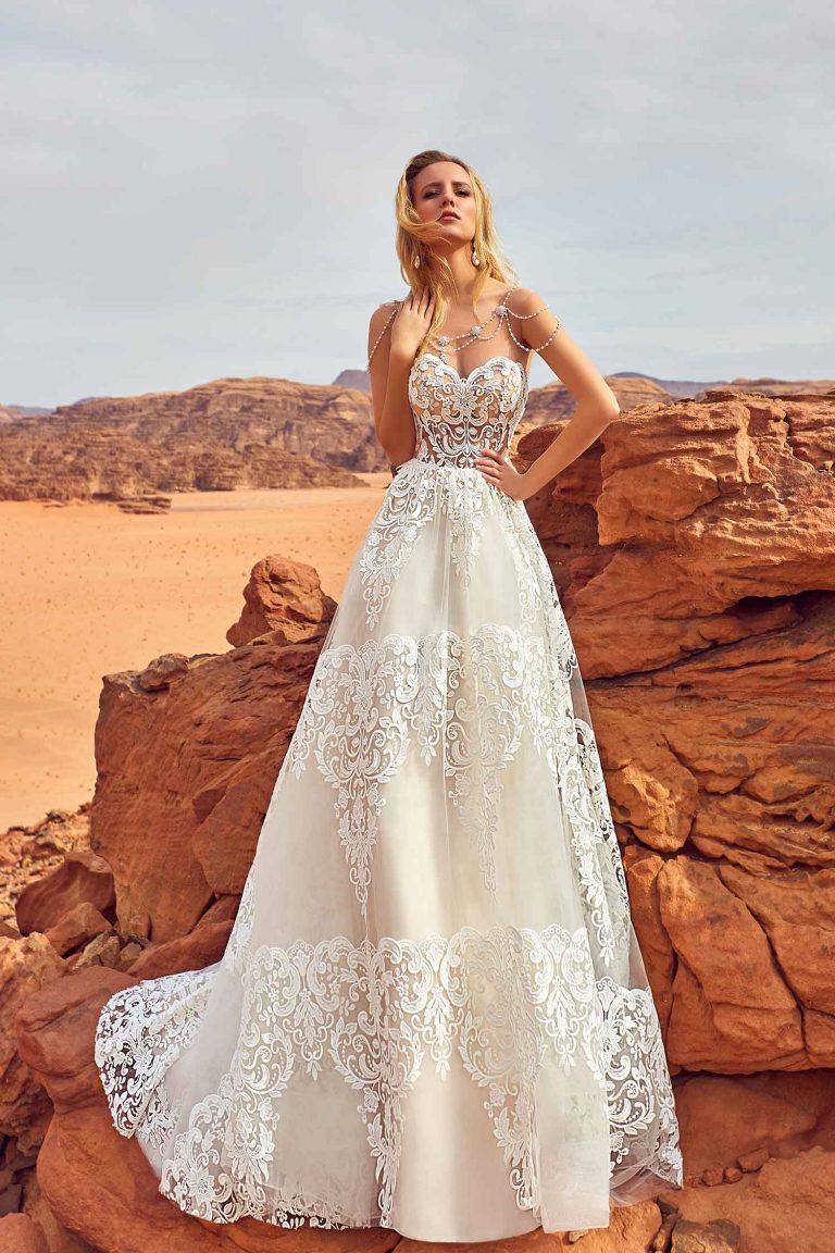 Robe de mariée haute couture en dentelle