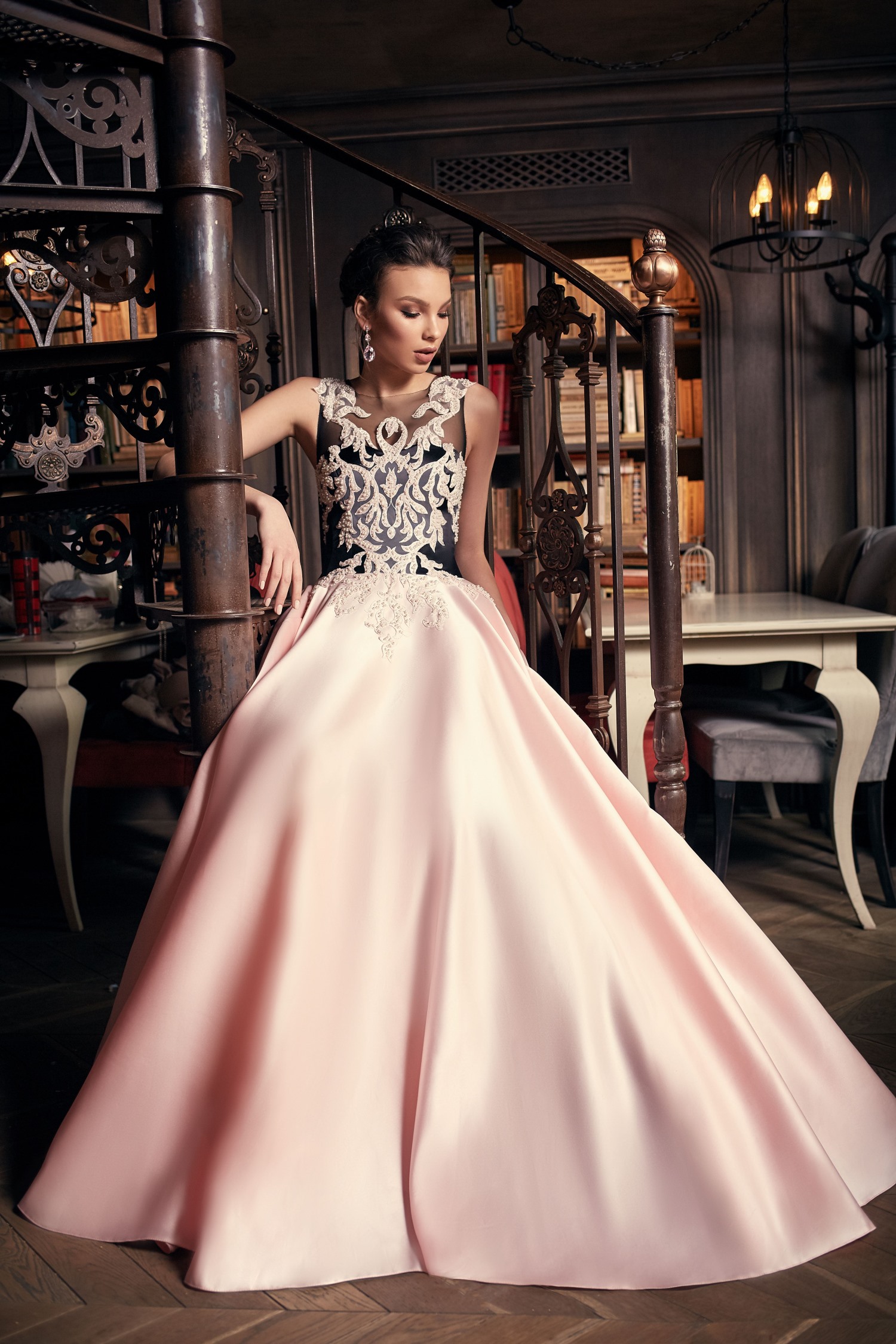 robe de soiree luxe noire et rose en satin duchesse