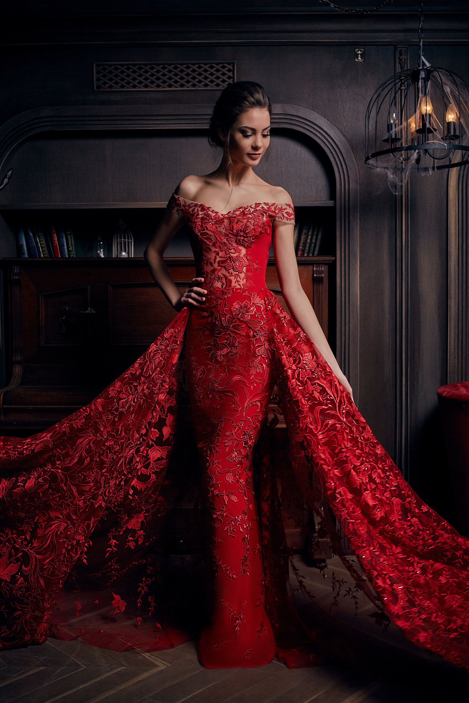 robe de soirée de luxe rouge avec traîne