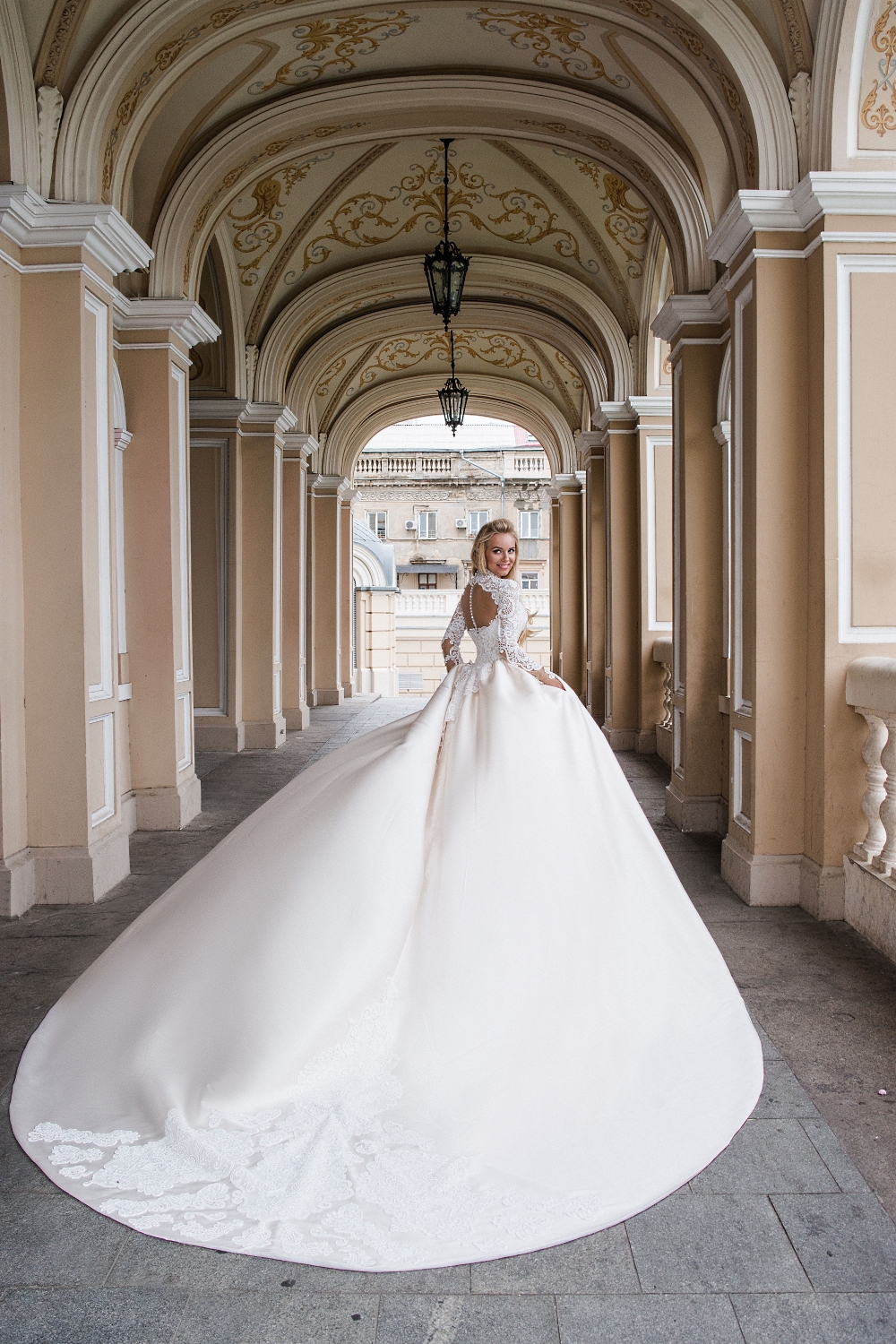 Robe de mariée princesse avec traîne