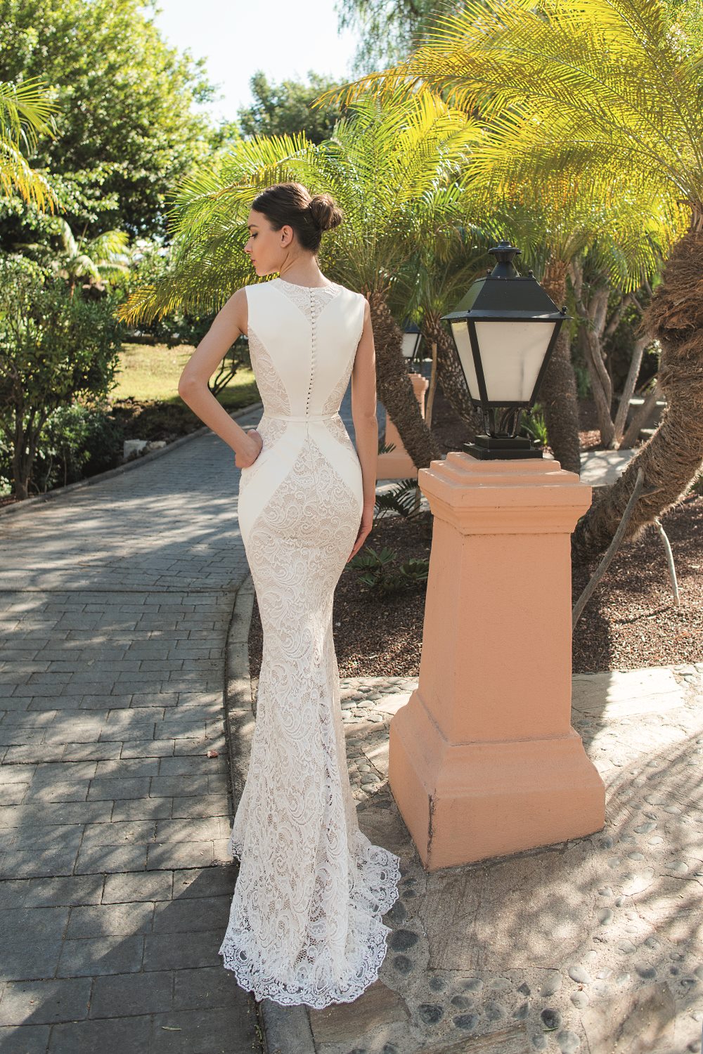 robe de mariee fourreau en dentelle