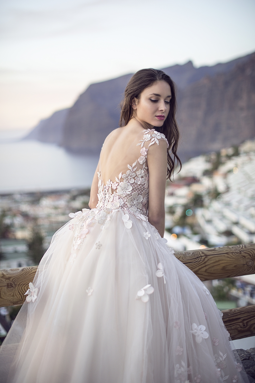 robe de mariee luxe fleurs 