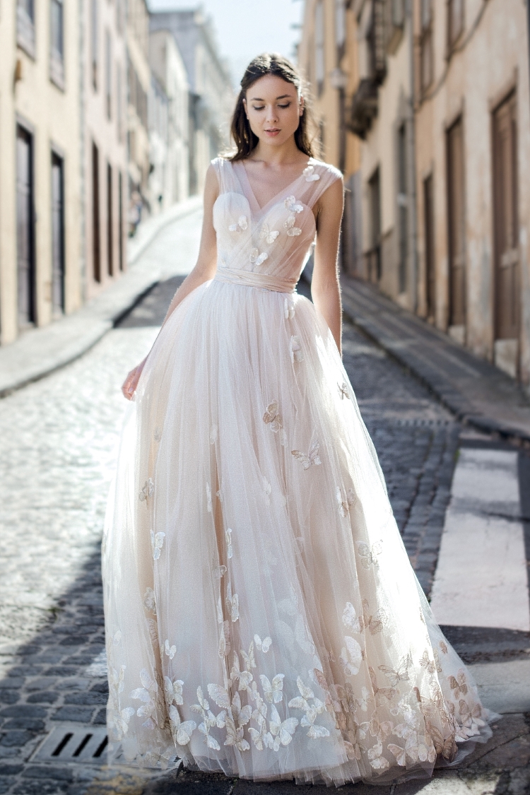 Robe de mariée papillons