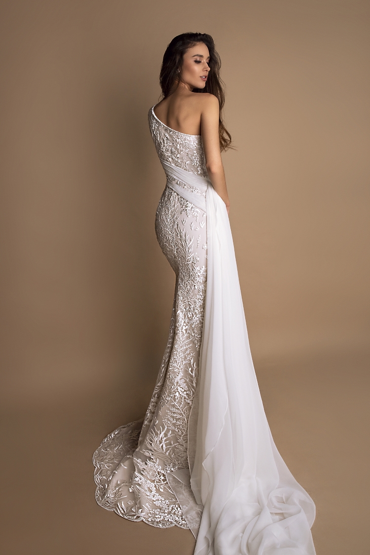 robe de mariee asymetrique