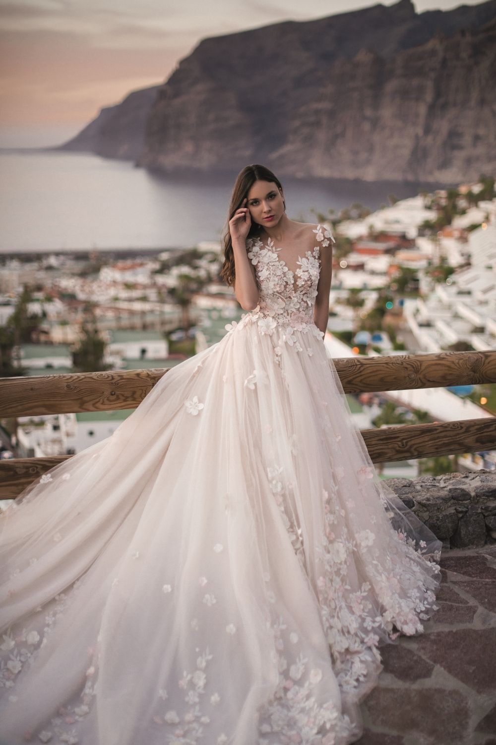 Robe de mariée de luxe fleurs 3D