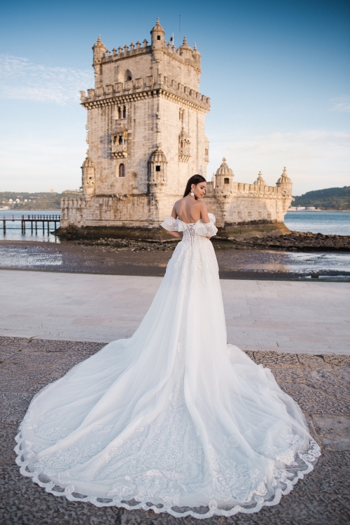 Robe de mariée luxe dentelle rose