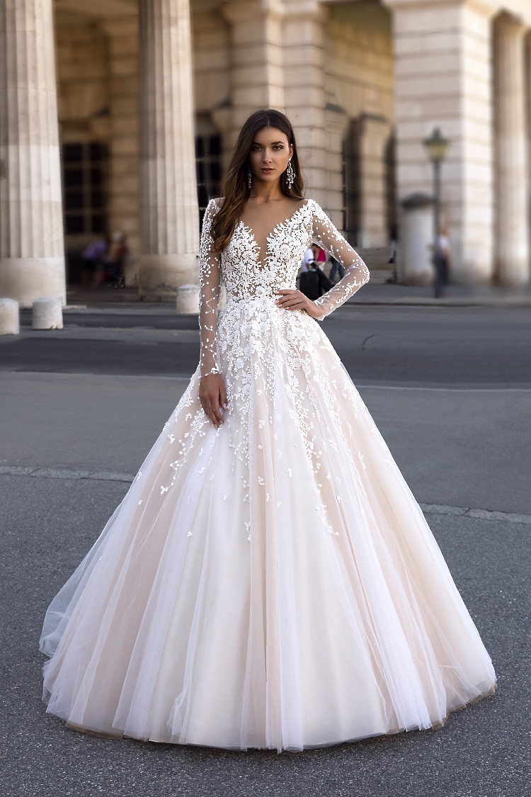 robe de mariee princesse decollete