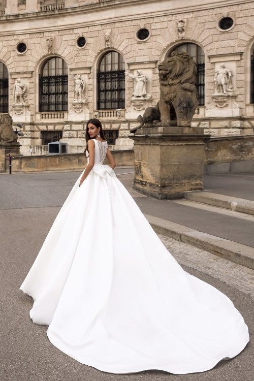 Robe de mariée longue traîne