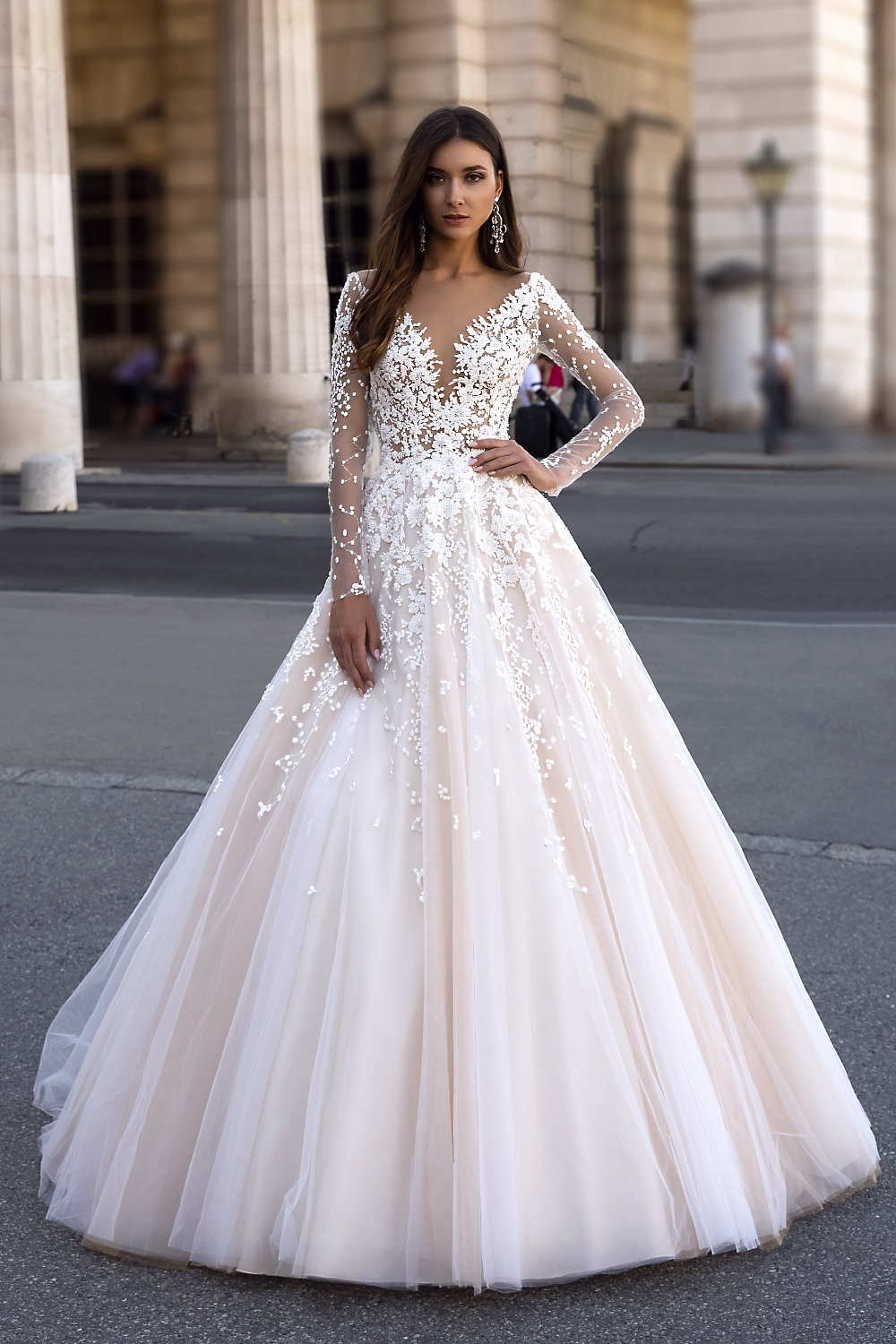 robe de mariage dos nu et manches longues