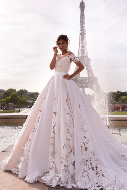 Robe de mariée ajourée