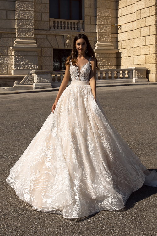 Robe de mariée princesse dos en V