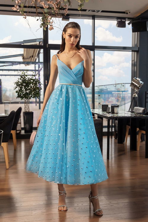 Robe d'invitée de mariage bleue