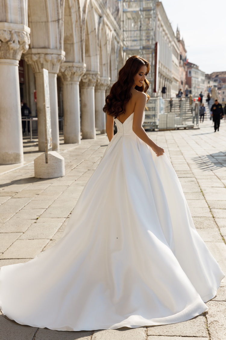 robe de mariee simple avec bustier coeur