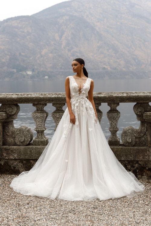 Robe de mariée décolleté illusion