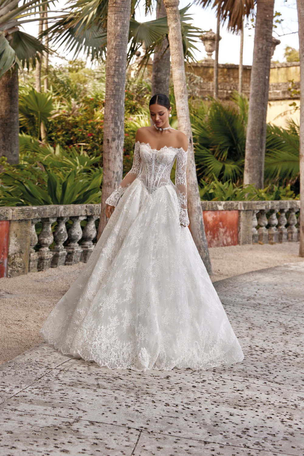 robe de mariee bardot en dentelle