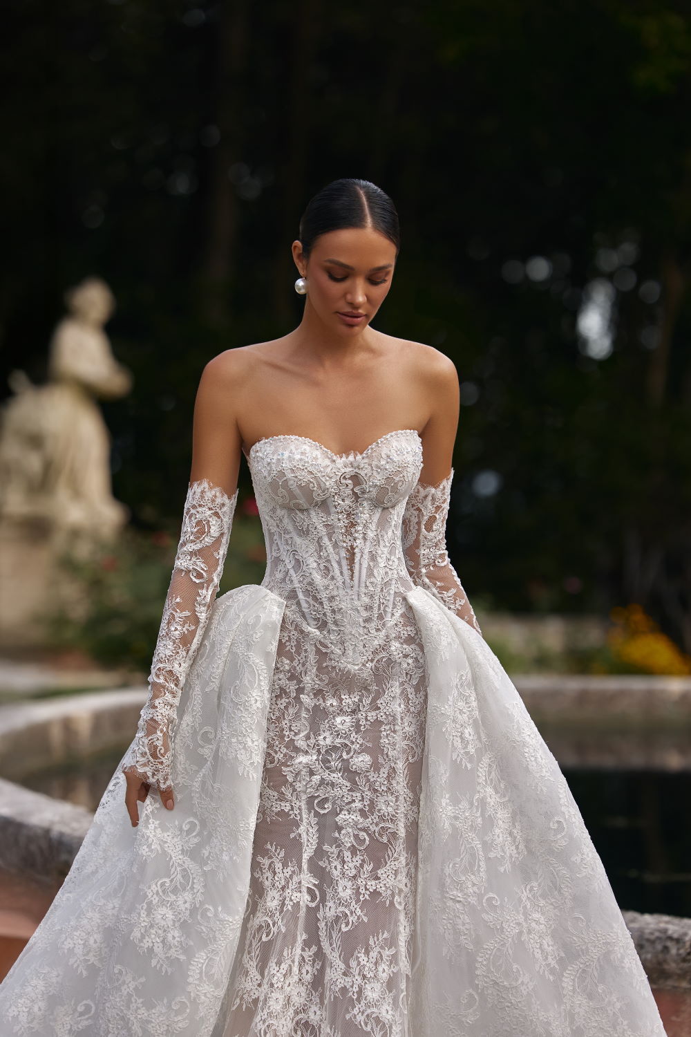 robe de mariee bustier et manches longues off shoulder