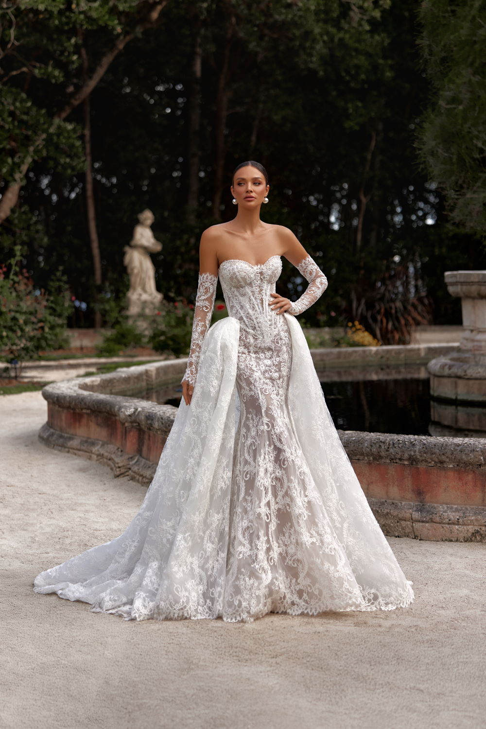 robe de mariee bustier manches amovibles en dentelle style off-shoulder