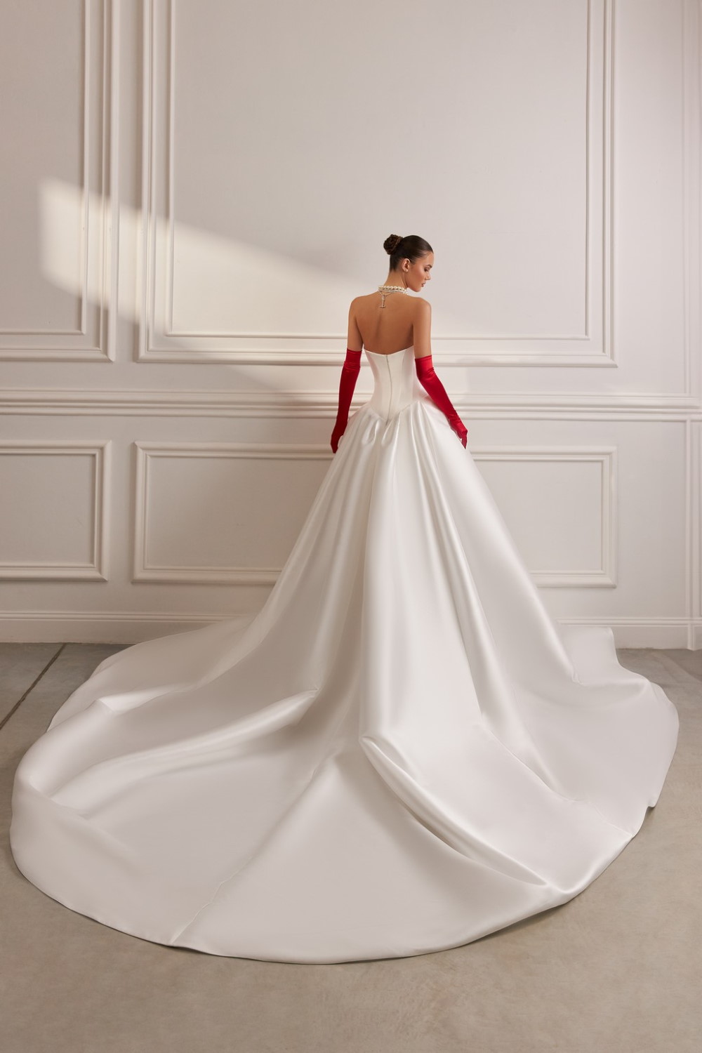 robe de mariee en mikado de soie avec longue traine