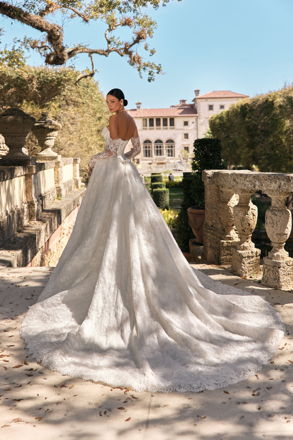 robe de mariee richement brodee