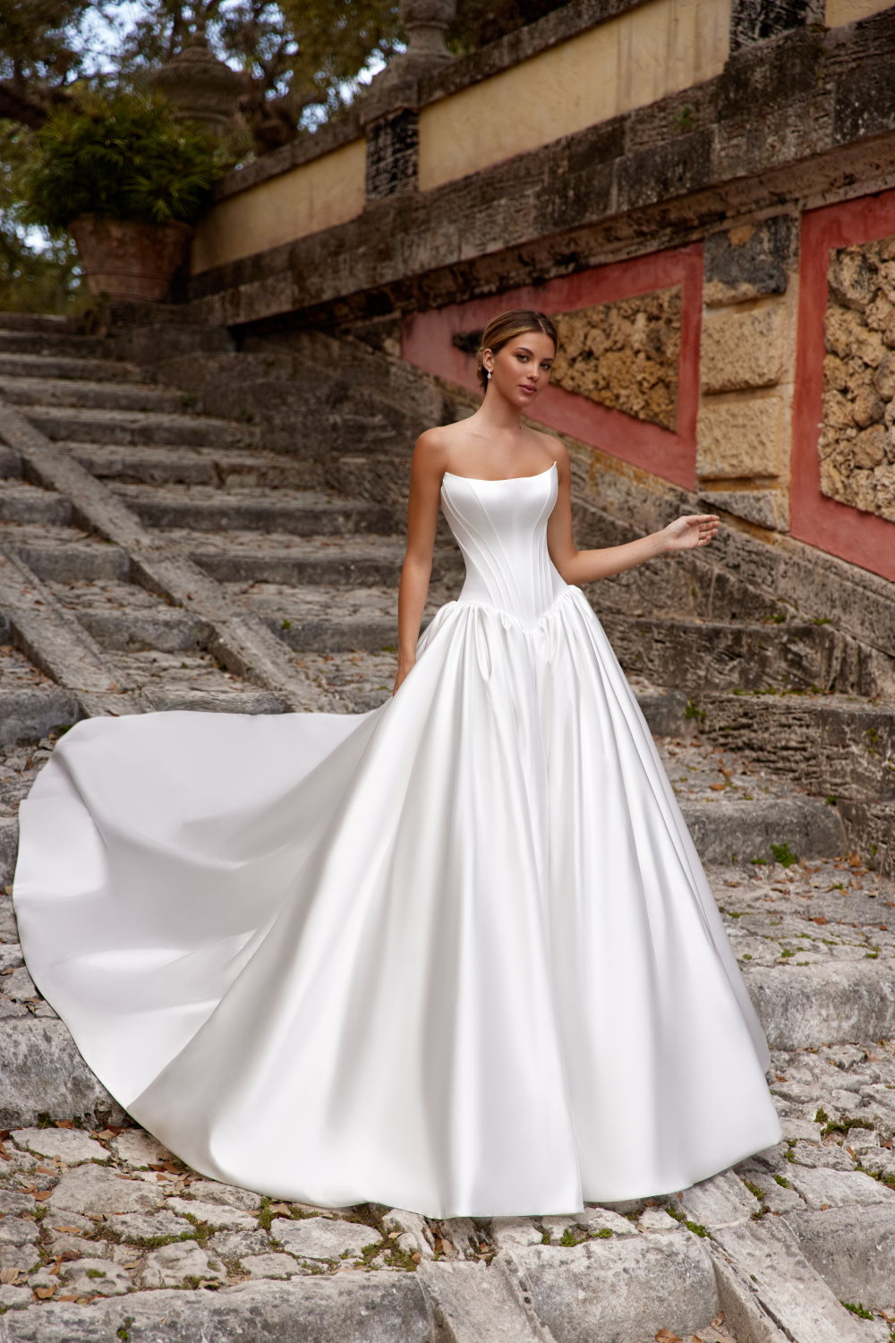 robe de mariee tout en satin duchesse avec bustier