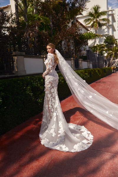 Robe et voile fleurs 3D