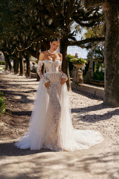 Robe de mariée avec traîne détachable