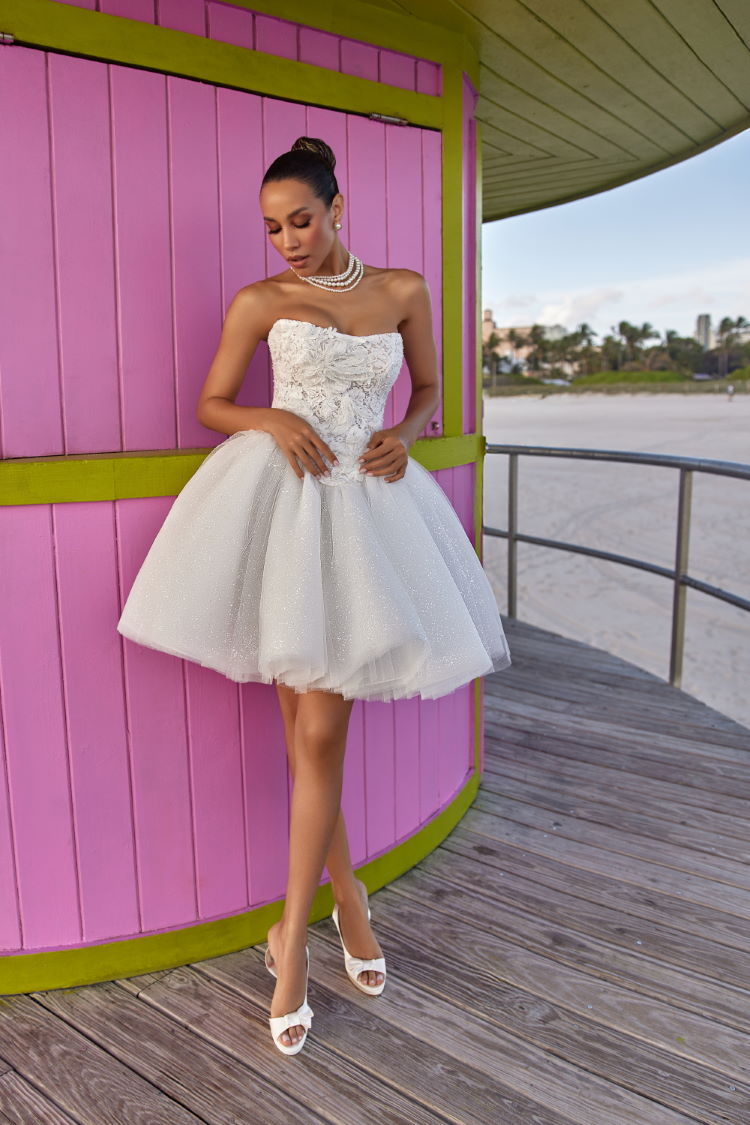 robe de mariee courte jupe patineuse pailletee