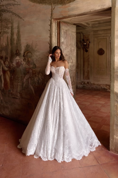 Robe traditionnelle en dentelle