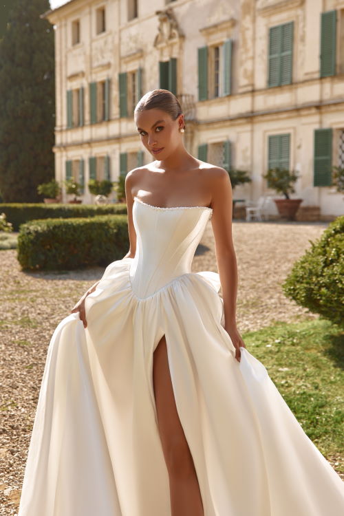 Robe de mariée jupe fendue