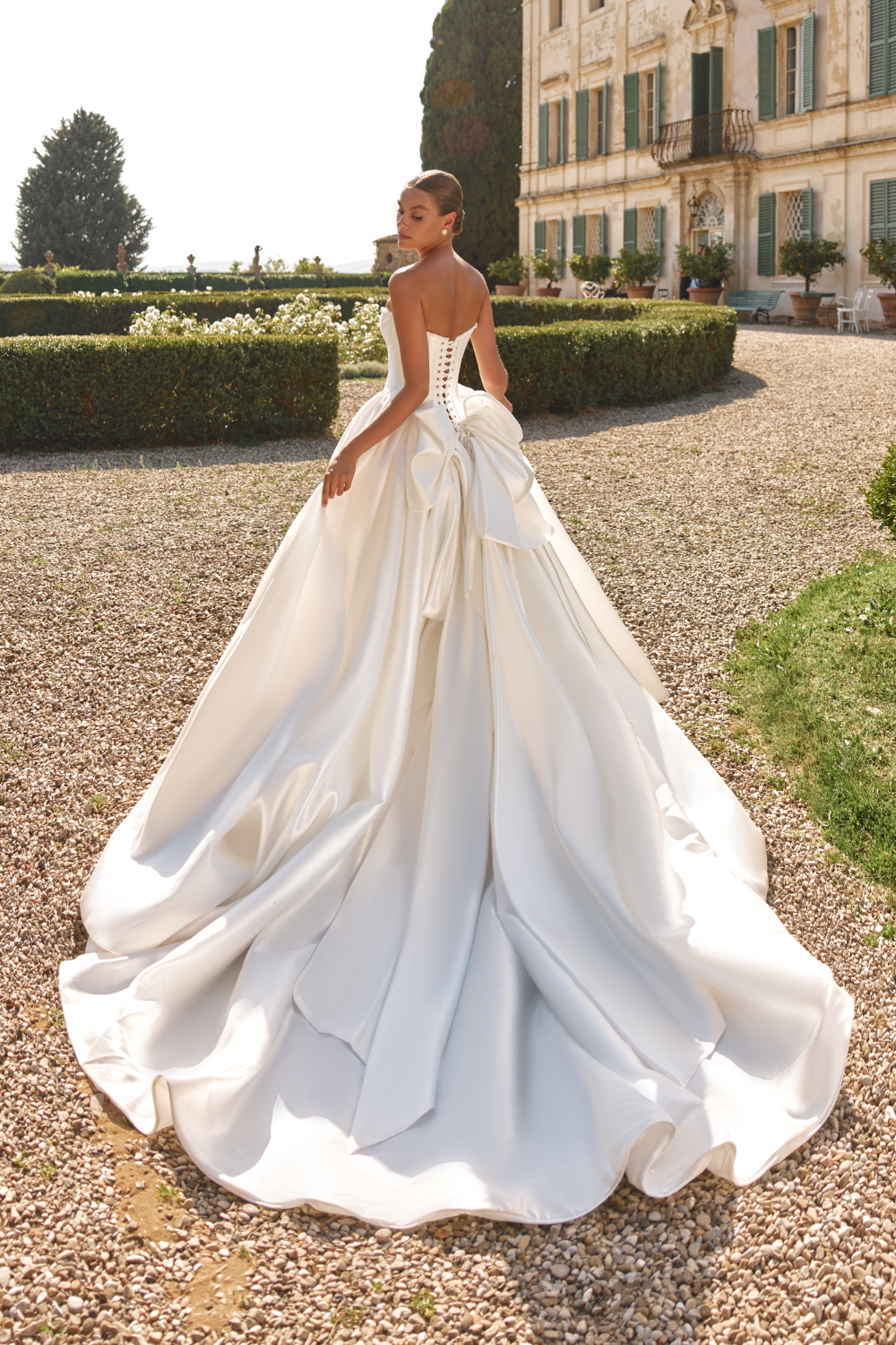 robe de mariee romantique en satin duchesse